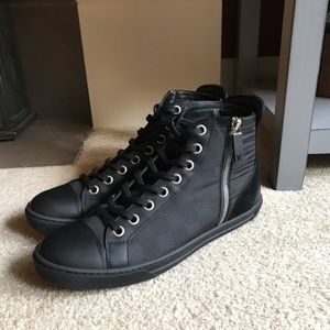 Louis Vuitton men’s graphite hightop sneaker 8 US